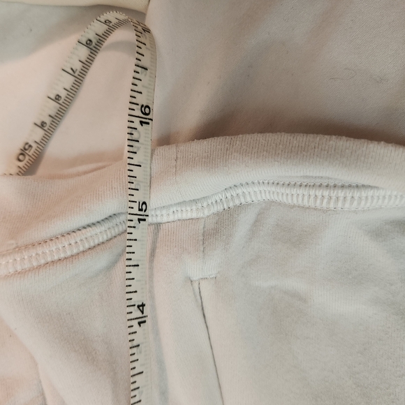 Lululemon Athletica White Activewear Top - Picture 8 of 9